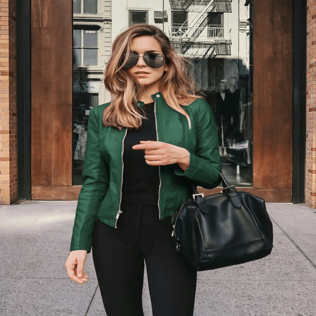 Vintage Chic - The Perfect Leather Jacket for Any Season